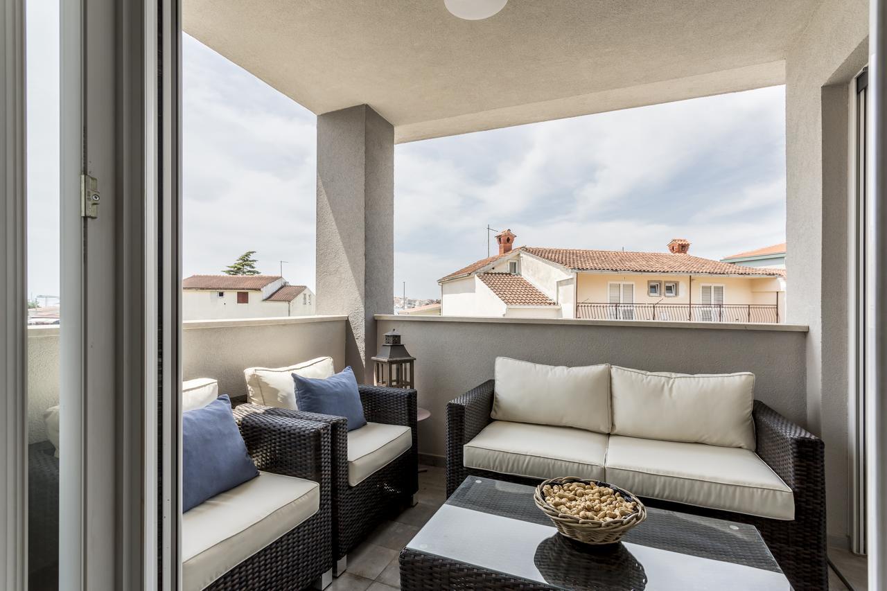 Luxury 3 Bed Apartment, Large Terrace, Pool, Close To Beach And Split! โปดสตรานา ภายนอก รูปภาพ