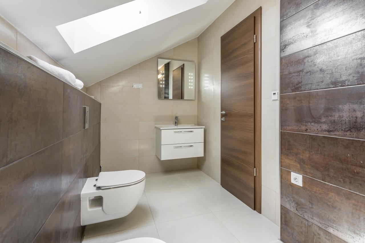 Luxury 3 Bed Apartment, Large Terrace, Pool, Close To Beach And Split! โปดสตรานา ภายนอก รูปภาพ
